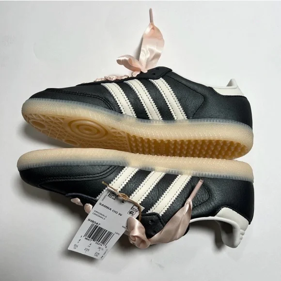 Adidas Women's Black Samba Sneakers with Pink Satin Laces BRAND NEW - Picture 2 of 6